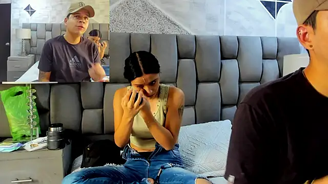 Snapshot of markAndPhilip chatting on October 17, 2025, 12:30 pm markAndPhilip online show from October 17, 2025, 12:30 pm