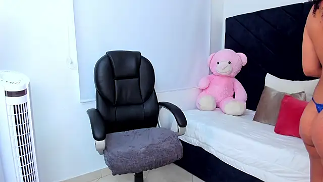 Snapshot of kate_lua chatting on November 7, 2025, 12:16 pm kate lua online show from November 7, 2025, 12:16 pm