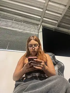 Snapshot of RedVelvet_Dream chatting on September 21, 2025, 1:40 am RedVelvet Dream online show from September 21, 2025, 1:40 am