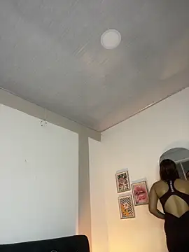 Snapshot of RedVelvet_Dream chatting on October 4, 2025, 11:25 pm RedVelvet Dream online show from October 4, 2025, 11:25 pm