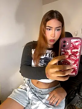 Snapshot of RedVelvet_Dream chatting on November 7, 2025, 10:21 pm RedVelvet Dream online show from November 7, 2025, 10:21 pm