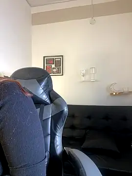 Snapshot of RedVelvet_Dream chatting on November 18, 2025, 8:35 pm RedVelvet Dream online show from November 18, 2025, 8:35 pm