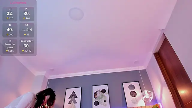 Nina Ford online show from November 25, 2025, 3:06 am