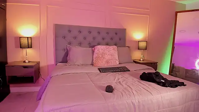 Snapshot of ALICESANDOVAL chatting on September 27, 2025, 11:15 am ALICESANDOVAL online show from September 27, 2025, 11:15 am