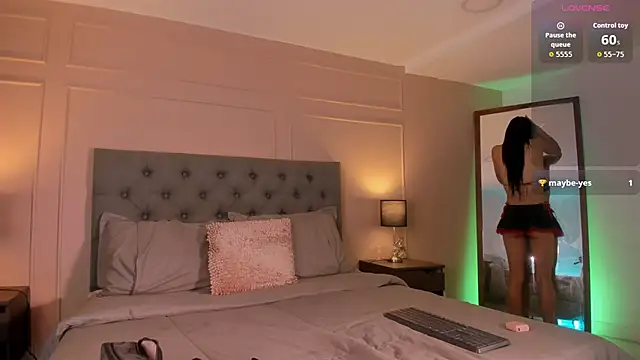 Snapshot of ALICESANDOVAL chatting on October 16, 2025, 11:55 am ALICESANDOVAL online show from October 16, 2025, 11:55 am