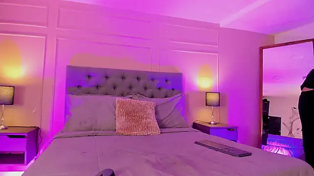 Snapshot of ALICESANDOVAL chatting on November 12, 2025, 11:21 am ALICESANDOVAL online show from November 12, 2025, 11:21 am