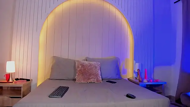 Snapshot of ALICESANDOVAL chatting on December 14, 2025, 11:37 am ALICESANDOVAL online show from December 14, 2025, 11:37 am