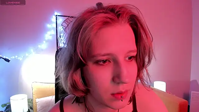 Snapshot of Hailey_Foxy chatting on October 19, 2025, 8:48 am Hailey Foxy online show from October 19, 2025, 8:48 am