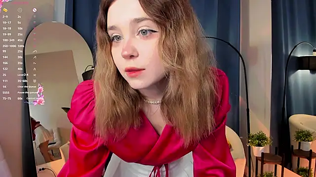 Lina Glow online show from September 12, 2025, 6:35 am