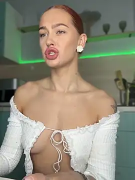 LittleFox    online show from October 9, 2025, 6:00 am