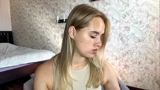 Snapshot of ElisabetLorney chatting on September 9, 2025, 7:41 am ElisabetLorney online show from September 9, 2025, 7:41 am