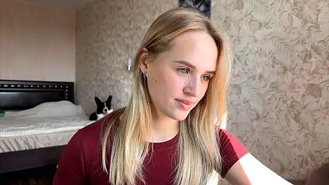 Snapshot of ElisabetLorney chatting on September 15, 2025, 8:03 am ElisabetLorney online show from September 15, 2025, 8:03 am