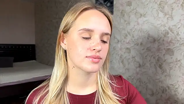 Snapshot of ElisabetLorney chatting on October 7, 2025, 7:38 am ElisabetLorney online show from October 7, 2025, 7:38 am