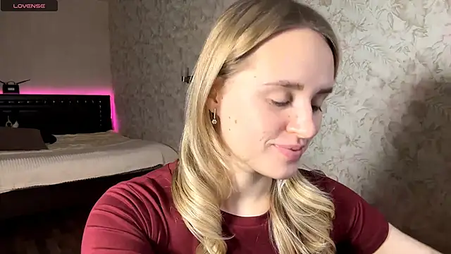 Snapshot of ElisabetLorney chatting on December 2, 2025, 8:08 am ElisabetLorney online show from December 2, 2025, 8:08 am