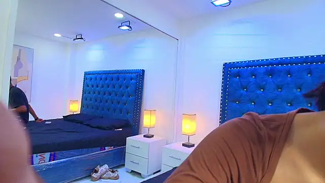 Snapshot of Damian_and_roxanne chatting on September 12, 2025, 12:27 pm Damian and roxanne online show from September 12, 2025, 12:27 pm