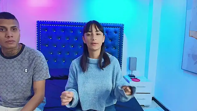 Snapshot of Damian_and_roxanne chatting on October 6, 2025, 12:35 pm Damian and roxanne online show from October 6, 2025, 12:35 pm