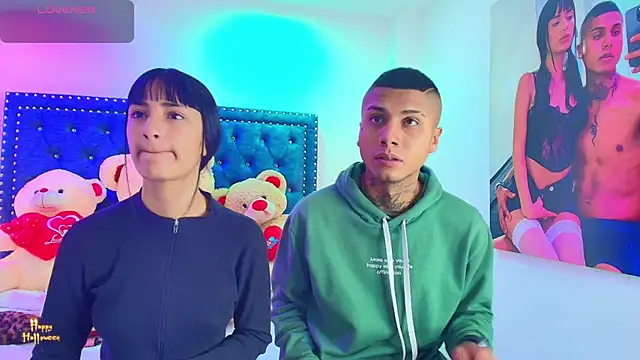 Snapshot of Damian_and_roxanne chatting on October 20, 2025, 12:49 pm Damian and roxanne online show from October 20, 2025, 12:49 pm