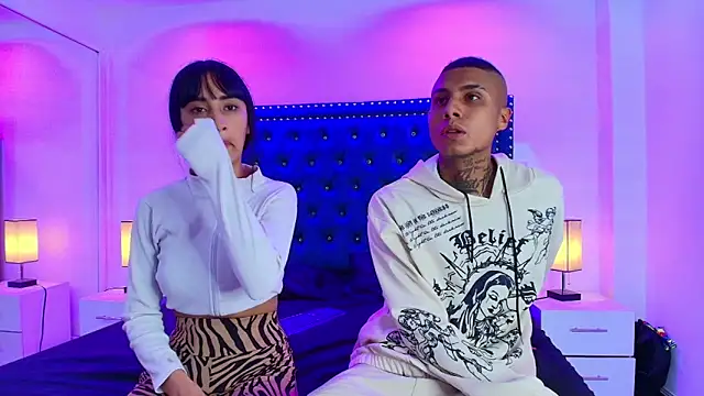 Snapshot of Damian_and_roxanne chatting on November 22, 2025, 12:37 pm Damian and roxanne online show from November 22, 2025, 12:37 pm