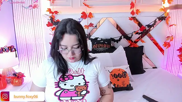 Snapshot of foxybunny chatting on October 20, 2025, 4:02 am foxybunny online show from October 20, 2025, 4:02 am