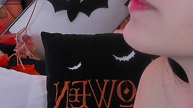 Snapshot of foxybunny chatting on October 22, 2025, 1:06 am foxybunny online show from October 22, 2025, 1:06 am