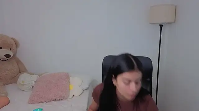 Snapshot of valerihouse chatting on October 3, 2025, 1:02 am valerihouse online show from October 3, 2025, 1:02 am