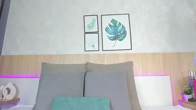 mia gate online show from November 25, 2025, 11:32 am