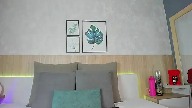 mia gate online show from December 3, 2025, 11:30 am