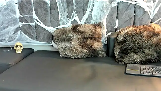 Snapshot of Rowan_Mills chatting on October 13, 2025, 8:42 pm Rowan Mills online show from October 13, 2025, 8:42 pm