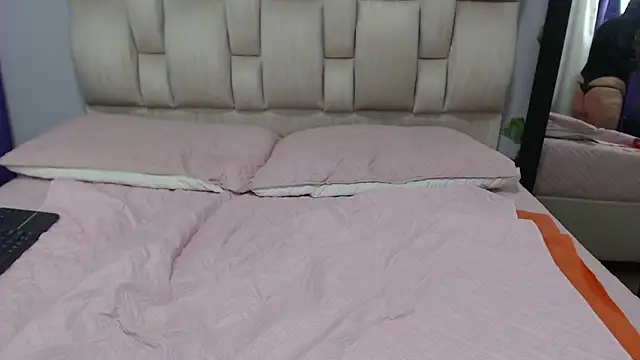 Snapshot of NoelleHartley chatting on September 11, 2025, 12:38 pm NoelleHartley online show from September 11, 2025, 12:38 pm