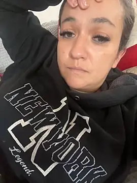 Snapshot of andrea-cohen chatting on December 5, 2025, 4:47 pm andrea-cohen online show from December 5, 2025, 4:47 pm