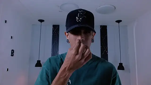 Franvill Trato online show from November 4, 2025, 7:02 pm