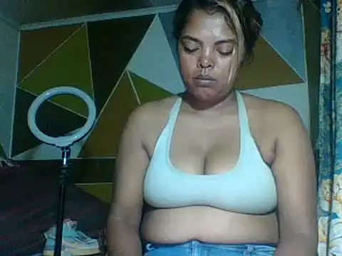 Snapshot of SEXY_METISE chatting on February 19, 2025, 8:41 pm SEXY METISE online show from February 19, 2025, 8:41 pm