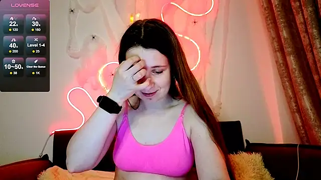  Linett  online show from October 31, 2025, 7:48 pm