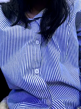 Snapshot of seemujaan chatting on October 28, 2025, 2:20 pm seemujaan online show from October 28, 2025, 2:20 pm