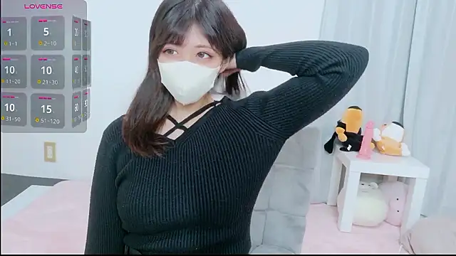 hinachuuu  D online show from November 14, 2025, 5:17 am