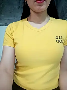 Vyvyy06 online show from November 13, 2025, 2:43 am