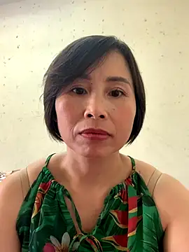 Hello Linchii online show from October 11, 2025, 6:12 am