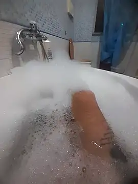 gigilola84 online show from November 1, 2025, 6:43 pm