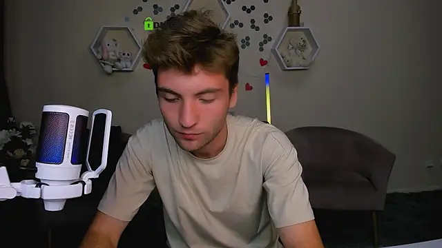 joseph bear  online show from September 12, 2025, 7:03 pm