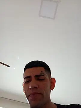 Snapshot of xirie98 chatting on September 22, 2025, 12:40 pm xirie98 online show from September 22, 2025, 12:40 pm