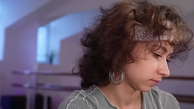 MimiLicks online show from September 22, 2025, 12:51 pm