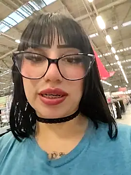 Snapshot of Kitty_Melodi chatting on October 1, 2025, 10:16 pm Kitty Melodi online show from October 1, 2025, 10:16 pm