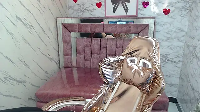 Snapshot of Red_Bunny_v chatting on September 9, 2025, 1:10 pm Red Bunny v online show from September 9, 2025, 1:10 pm