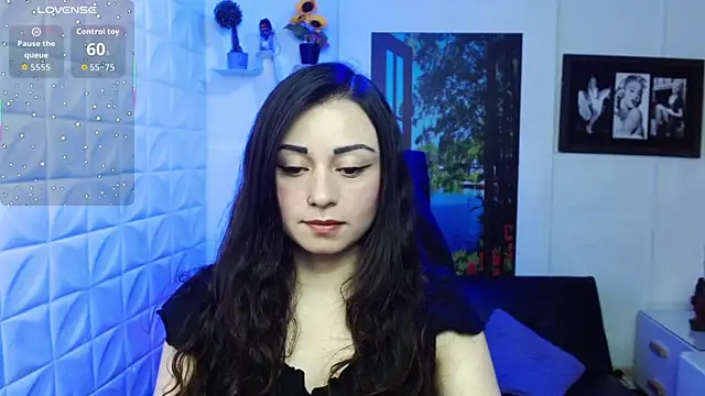 Eva Roussell online show from December 1, 2025, 2:44 pm