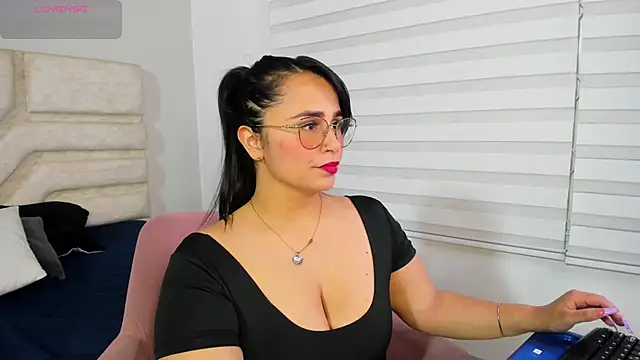  adahara queen online show from September 11, 2025, 4:23 am