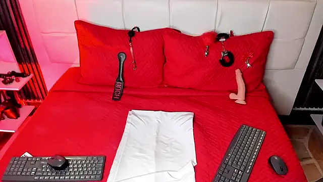 Violet sl4ve online show from November 7, 2025, 4:51 pm