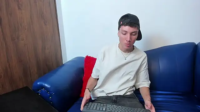 LittleDanny  online show from November 29, 2025, 5:05 pm