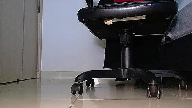 Snapshot of Sir_kev66 chatting on October 19, 2025, 7:20 am Sir kev66 online show from October 19, 2025, 7:20 am