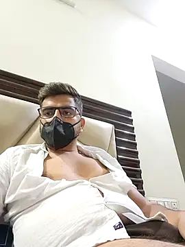 Snapshot of LoveGuruRA chatting on September 15, 2025, 3:01 pm LoveGuruRA online show from September 15, 2025, 3:01 pm