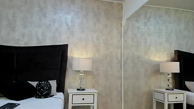 BarbaraLeython1 online show from October 4, 2025, 2:15 pm